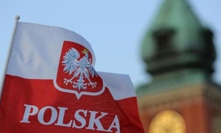 Poland may extend visas and work permits for ukrainians